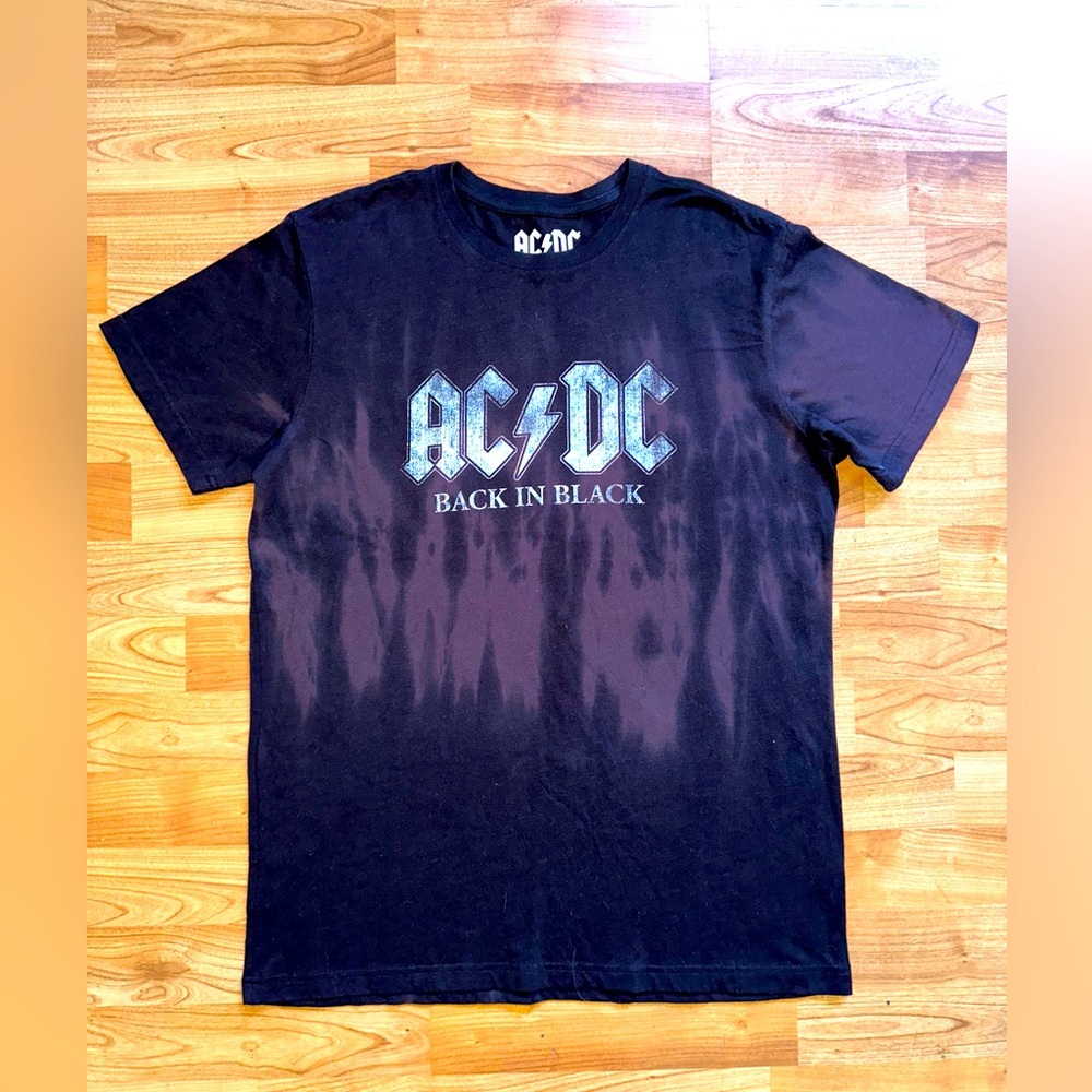 NEW AC/DC Men’s Size M Back In Black T-shirt Tee